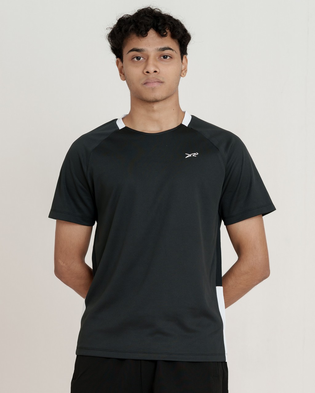 Momentum T-Shirt Black-01 Momentum T-Shirt - Image 1